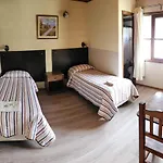 Hostal Rio Ona